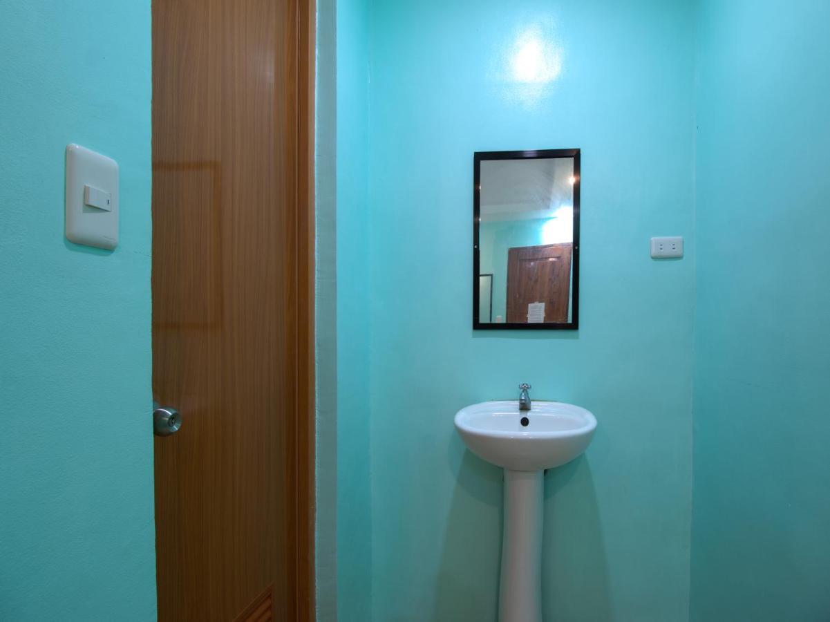Oyo 777 Rn Guesthouse Моалбоал Екстер'єр фото